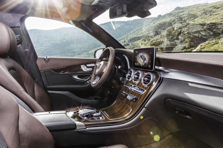  Mercedes-Benz GLC250 d 4Matic Off-Road 2015 года  (фото 22 из 34)